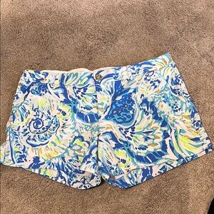 Lilly Pulitzer Women's Blue Patterned Shorts 16